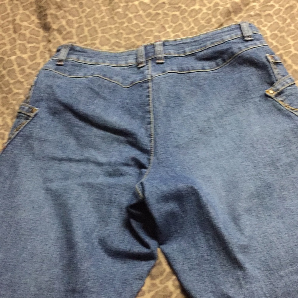 Capri pants - Picture 2 of 3